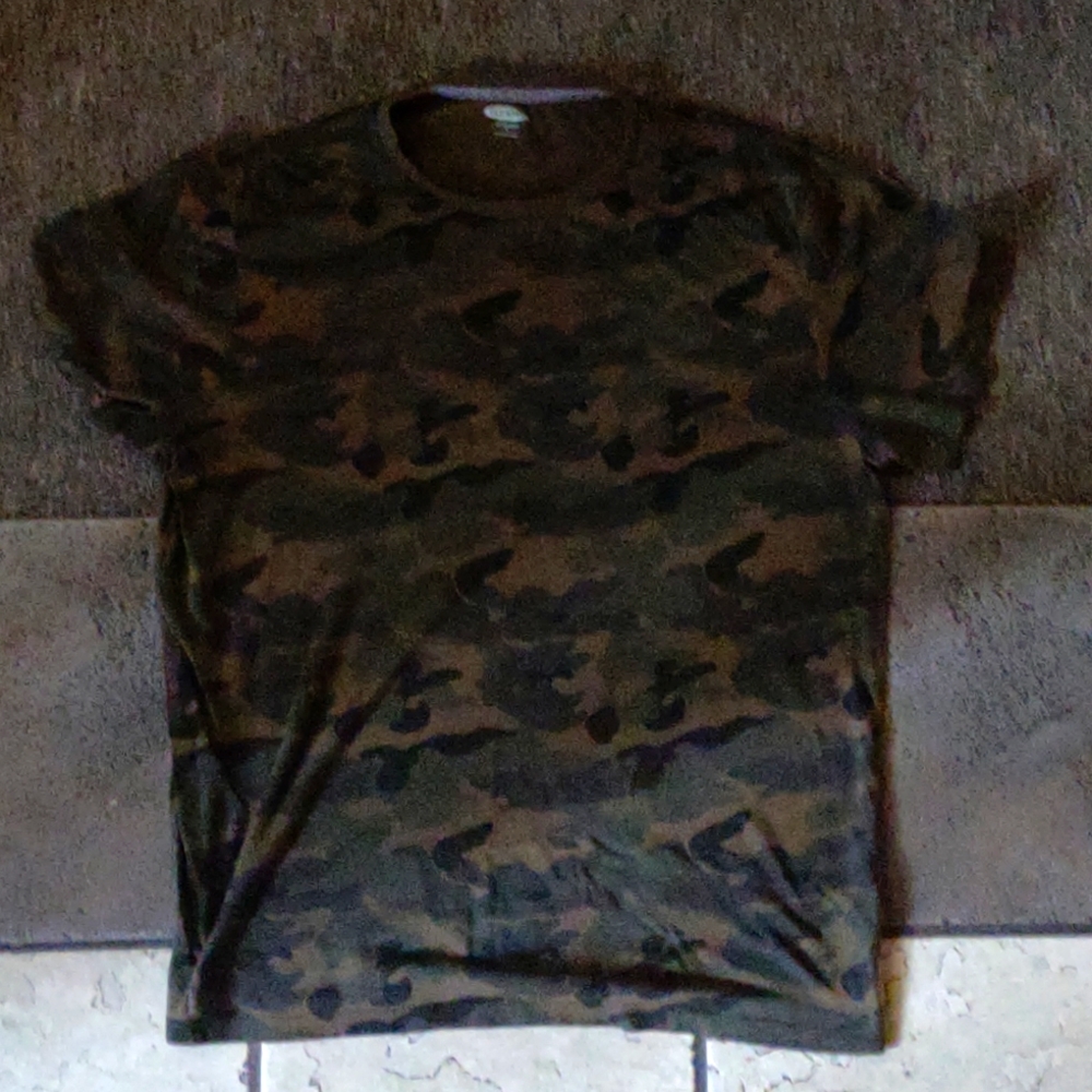Old navy camo tshirt